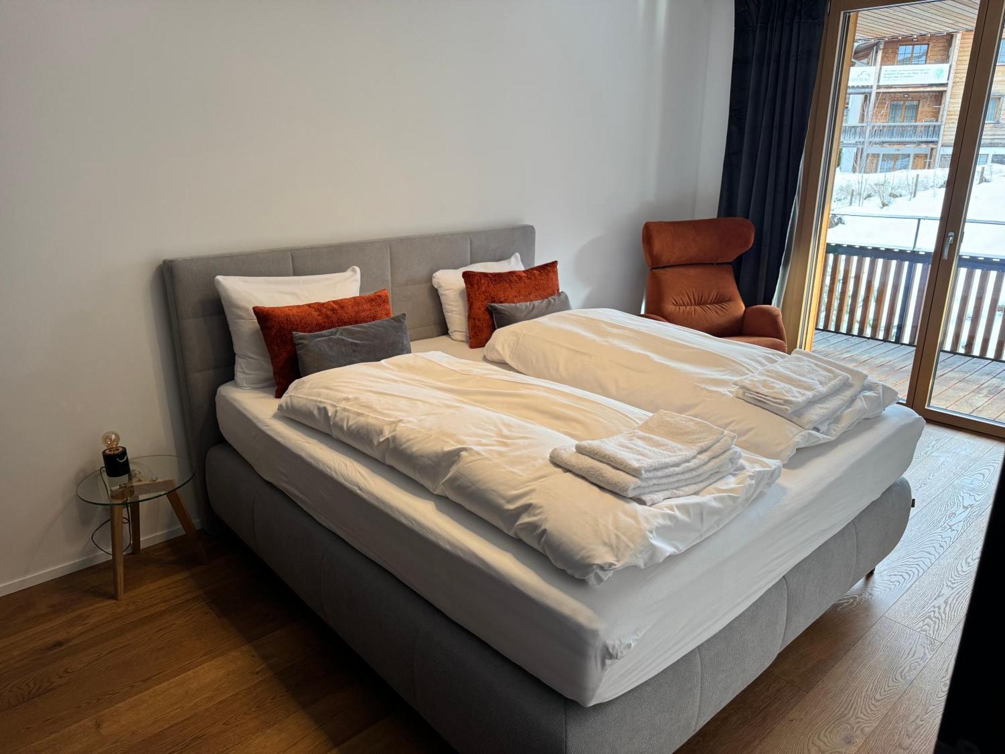 Beautiful Sunny New 1 Bed Apt Флимс Экстерьер фото